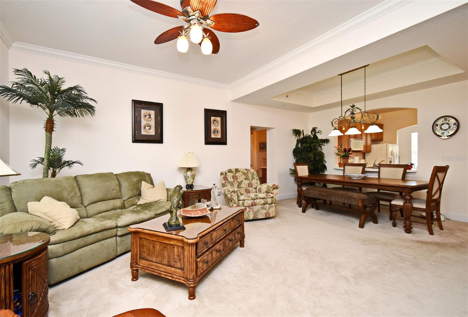 ARTISAN CLUB CONDO PH 1 - Residential