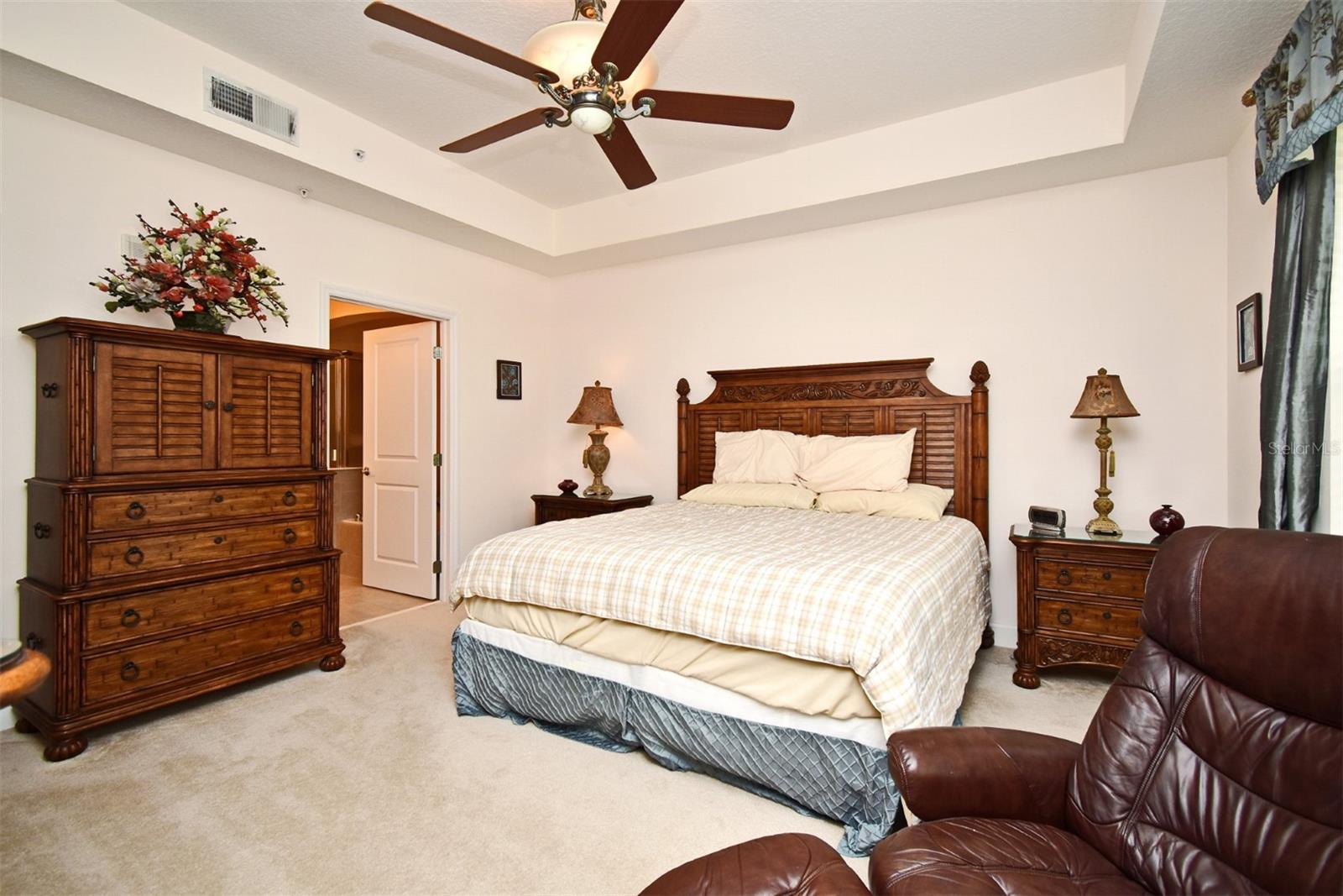 ARTISAN CLUB CONDO PH 1 - Residential