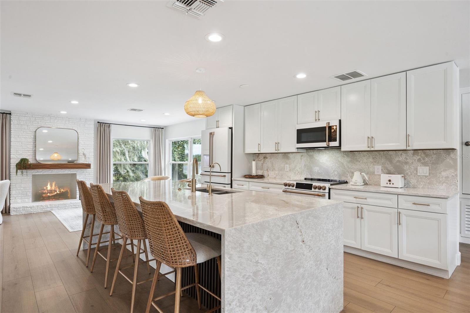 LAKE AVALON HEIGHTS - Residential