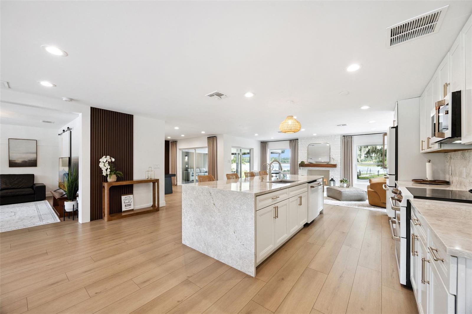 LAKE AVALON HEIGHTS - Residential