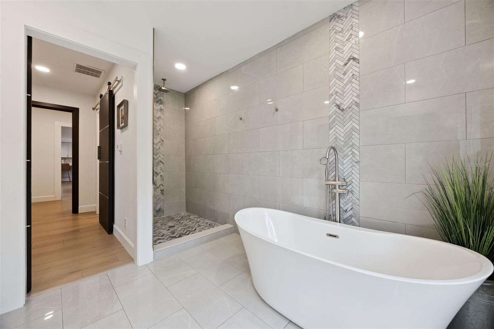 LAKE AVALON HEIGHTS - Residential