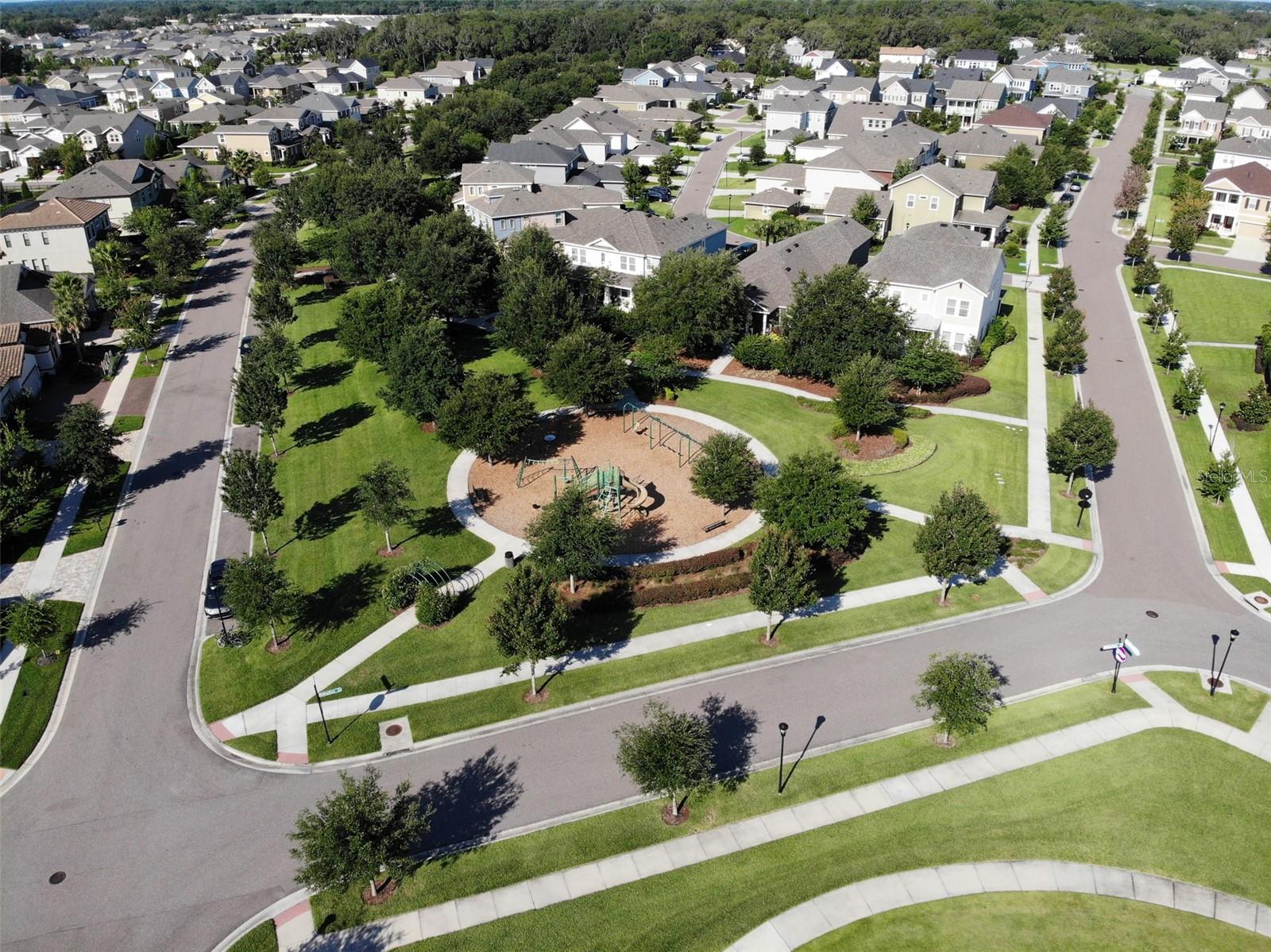 FISHHAWK RANCH TWNHMS PH - Residential