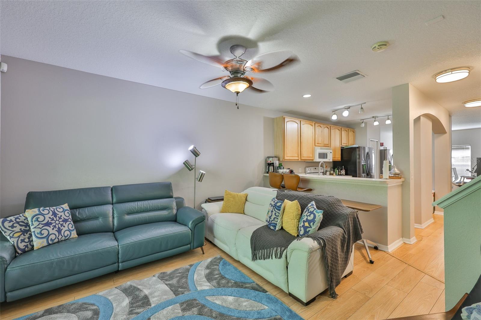 FISHHAWK RANCH TWNHMS PH - Residential
