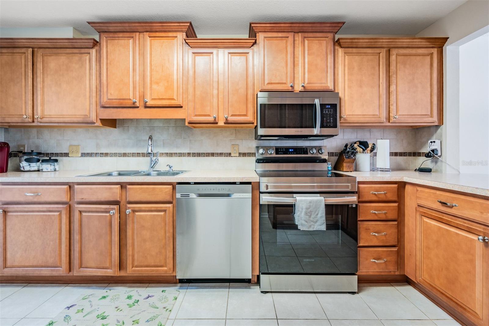 3505 TARPON WOODS BOULEVARD Q402