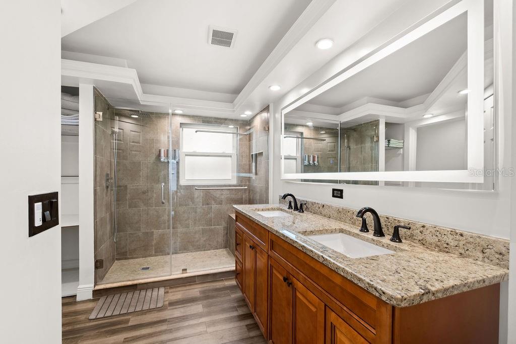 SPRING VILLAGE - Residential