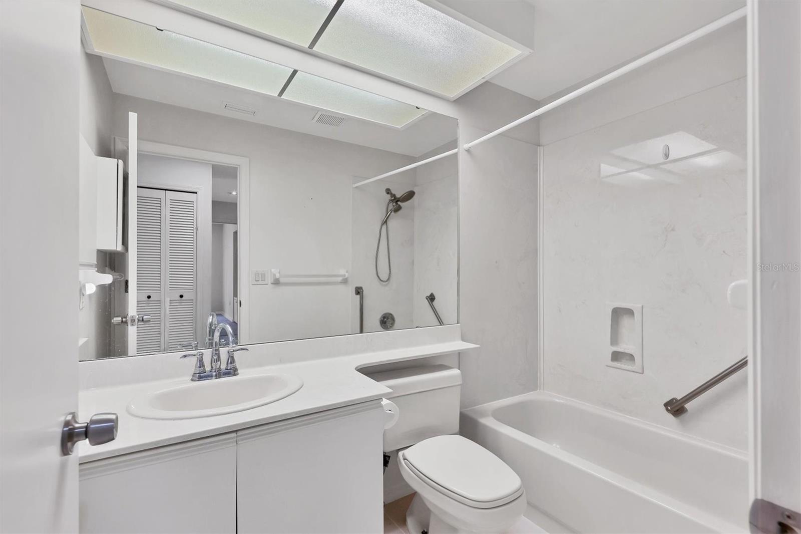 OAKLEY GREEN - Residential