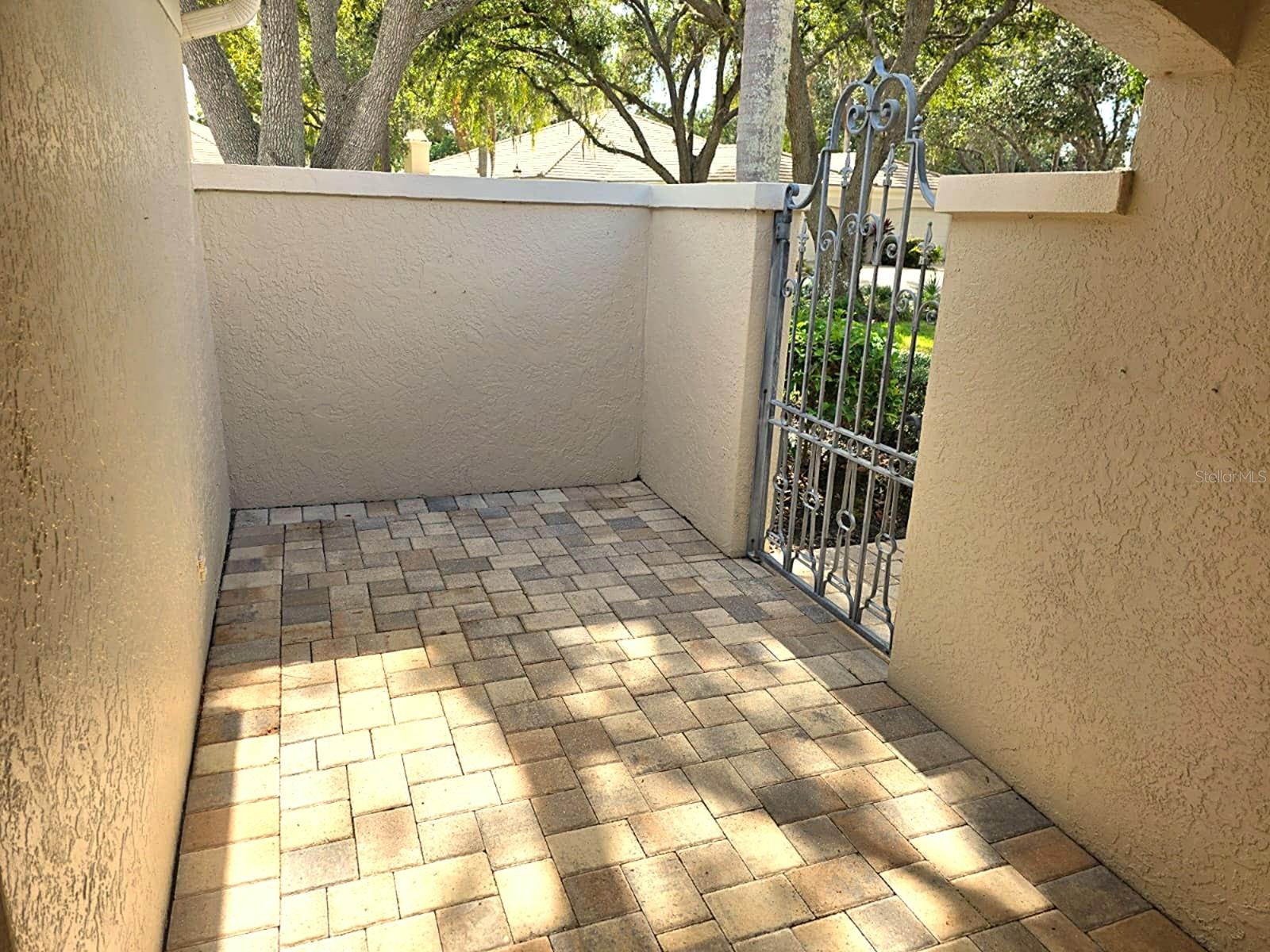 OAKLEY GREEN - Residential