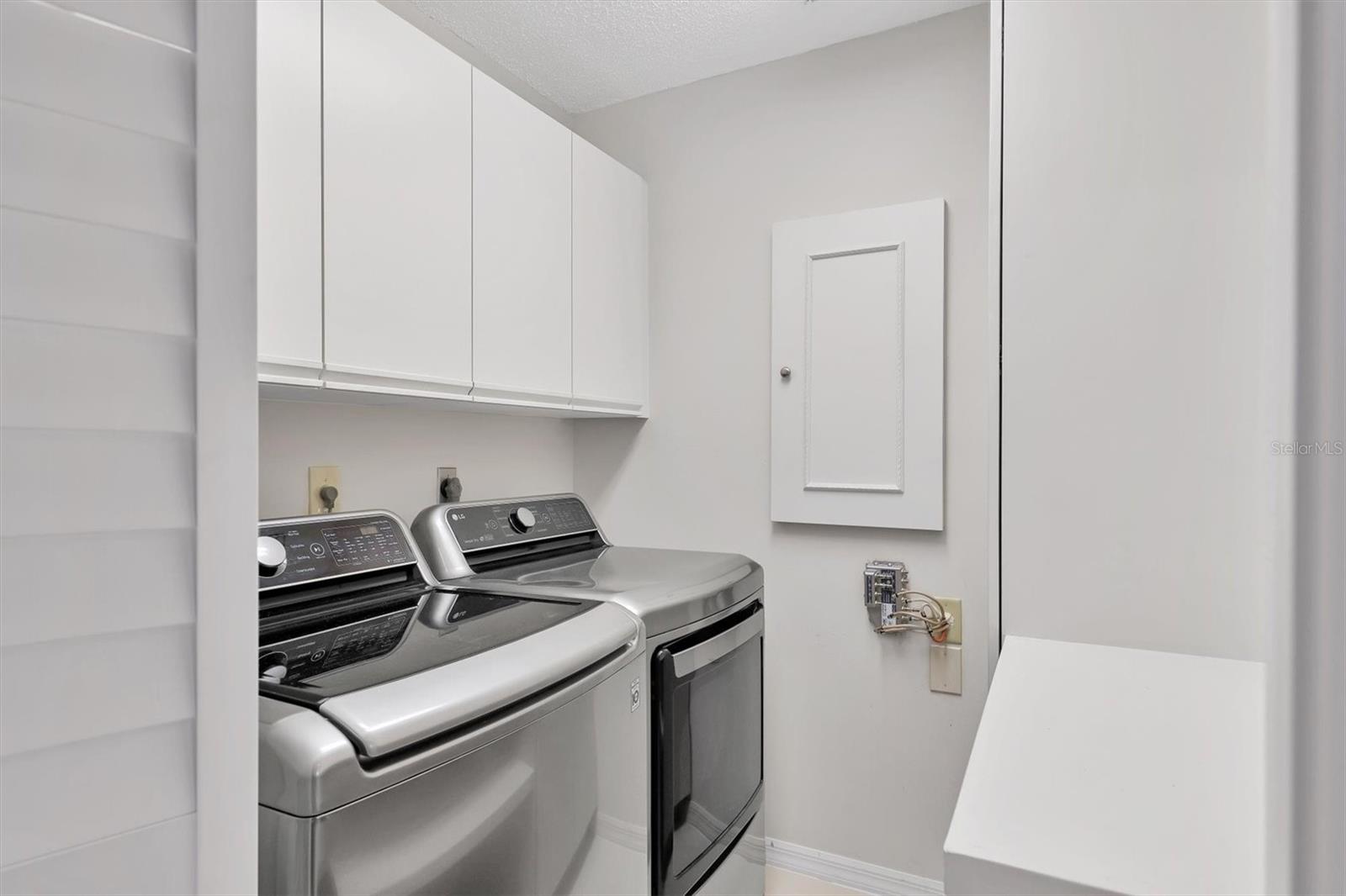 OAKLEY GREEN - Residential