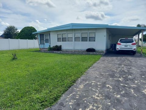 A home in PALM HARBOR