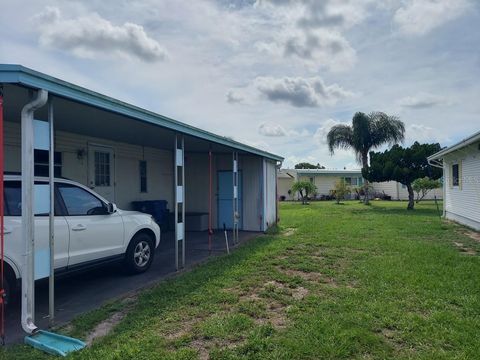 A home in PALM HARBOR