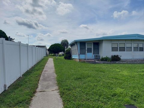 A home in PALM HARBOR