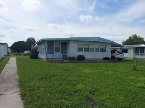 A home in PALM HARBOR