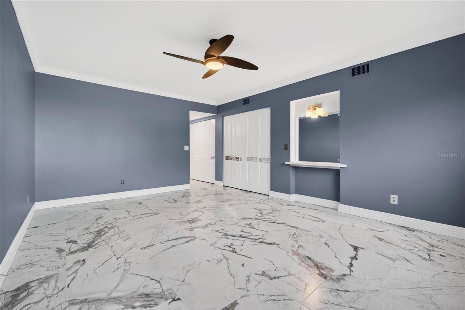 ON TOP OF THE WORLD - Residential