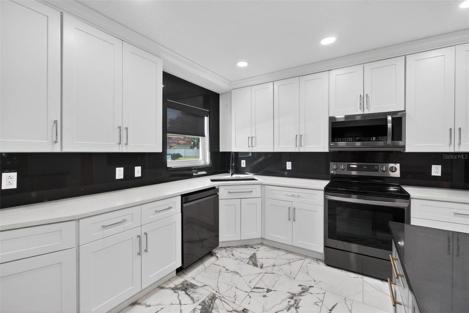2284 SPANISH DRIVE 6