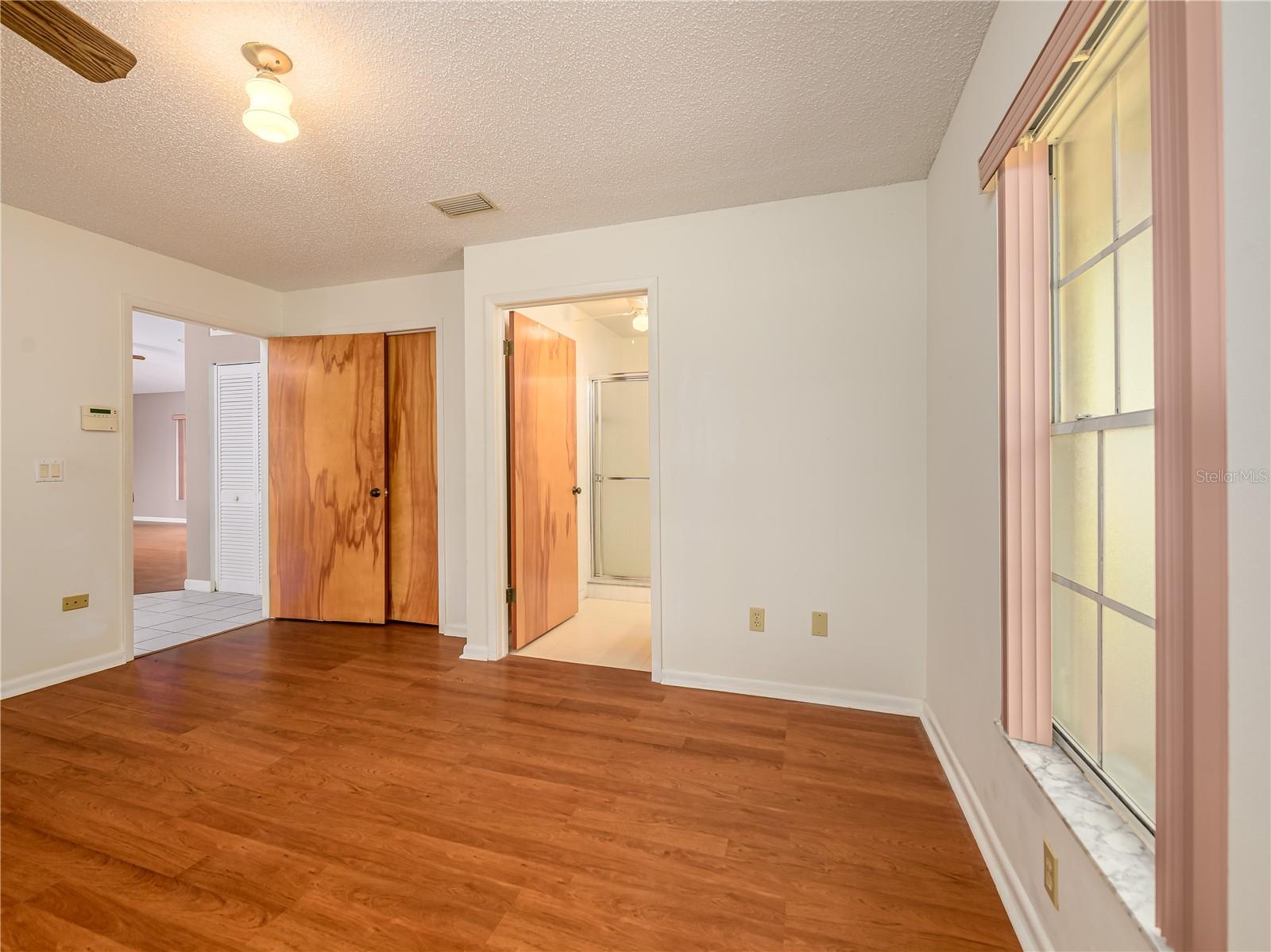 TURTLE LAKES - Residential