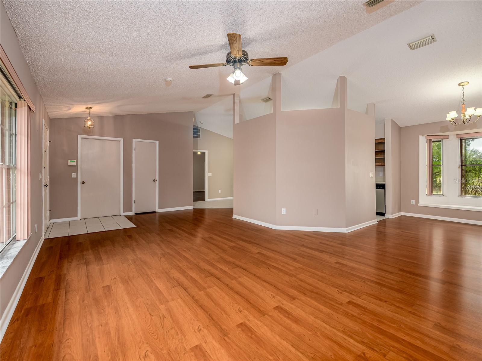 TURTLE LAKES - Residential