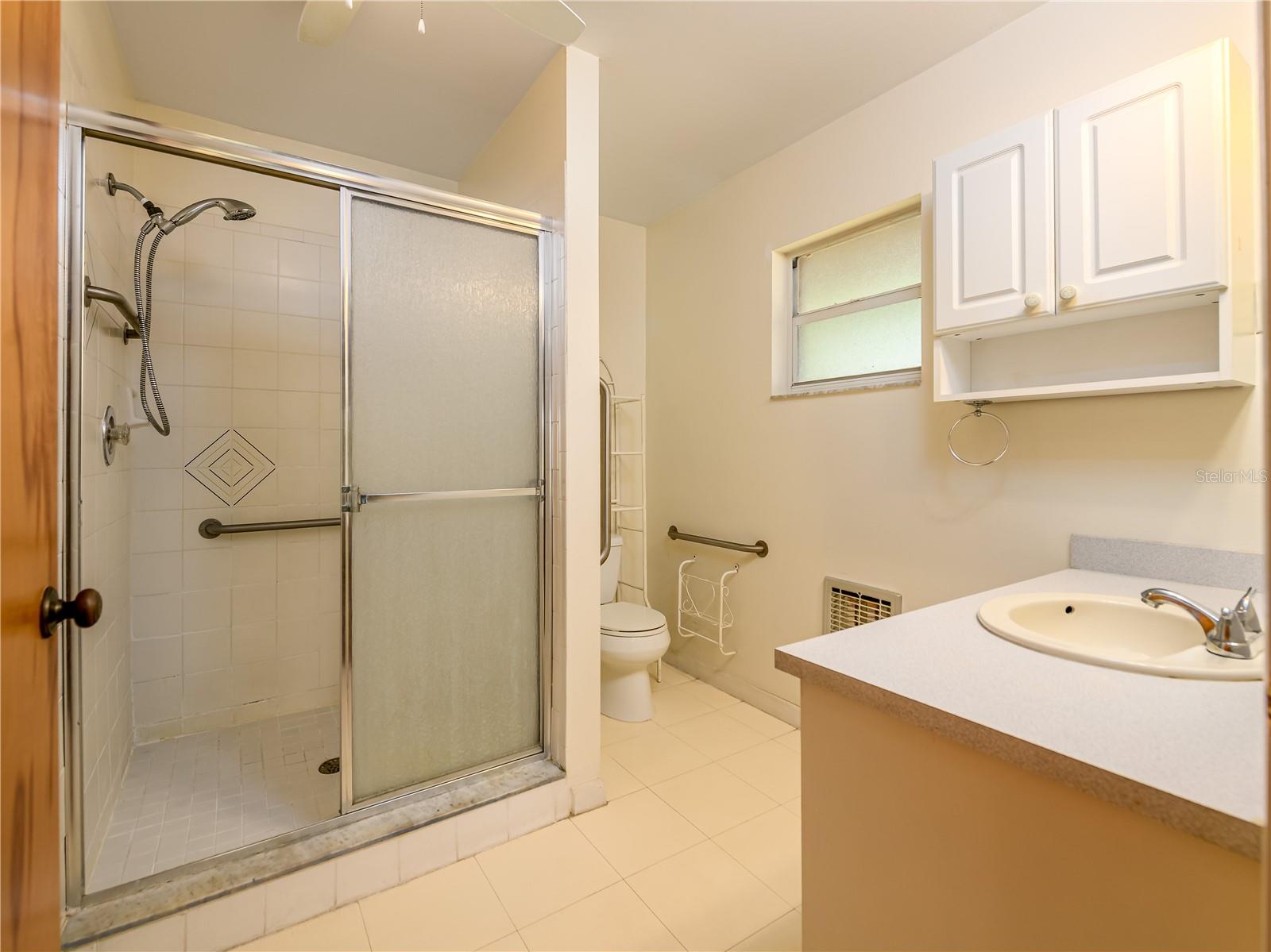 TURTLE LAKES - Residential