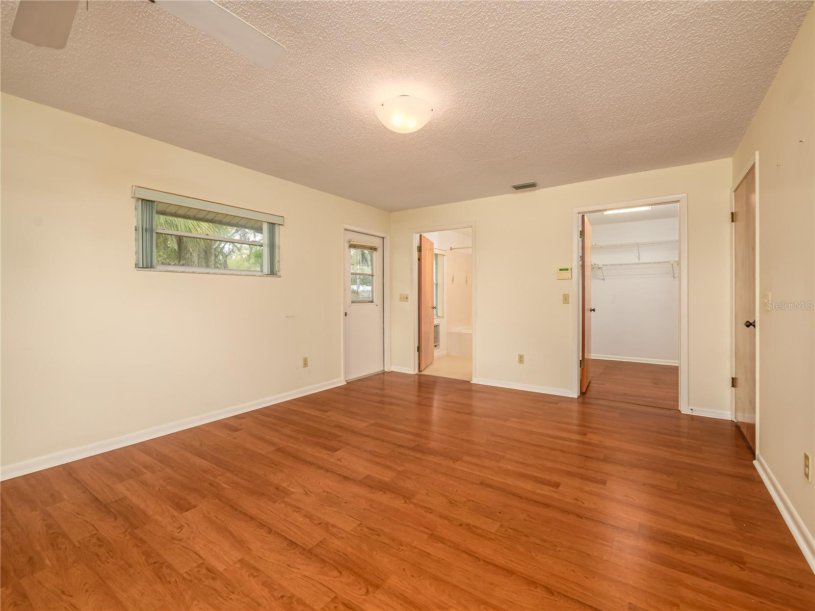 TURTLE LAKES - Residential