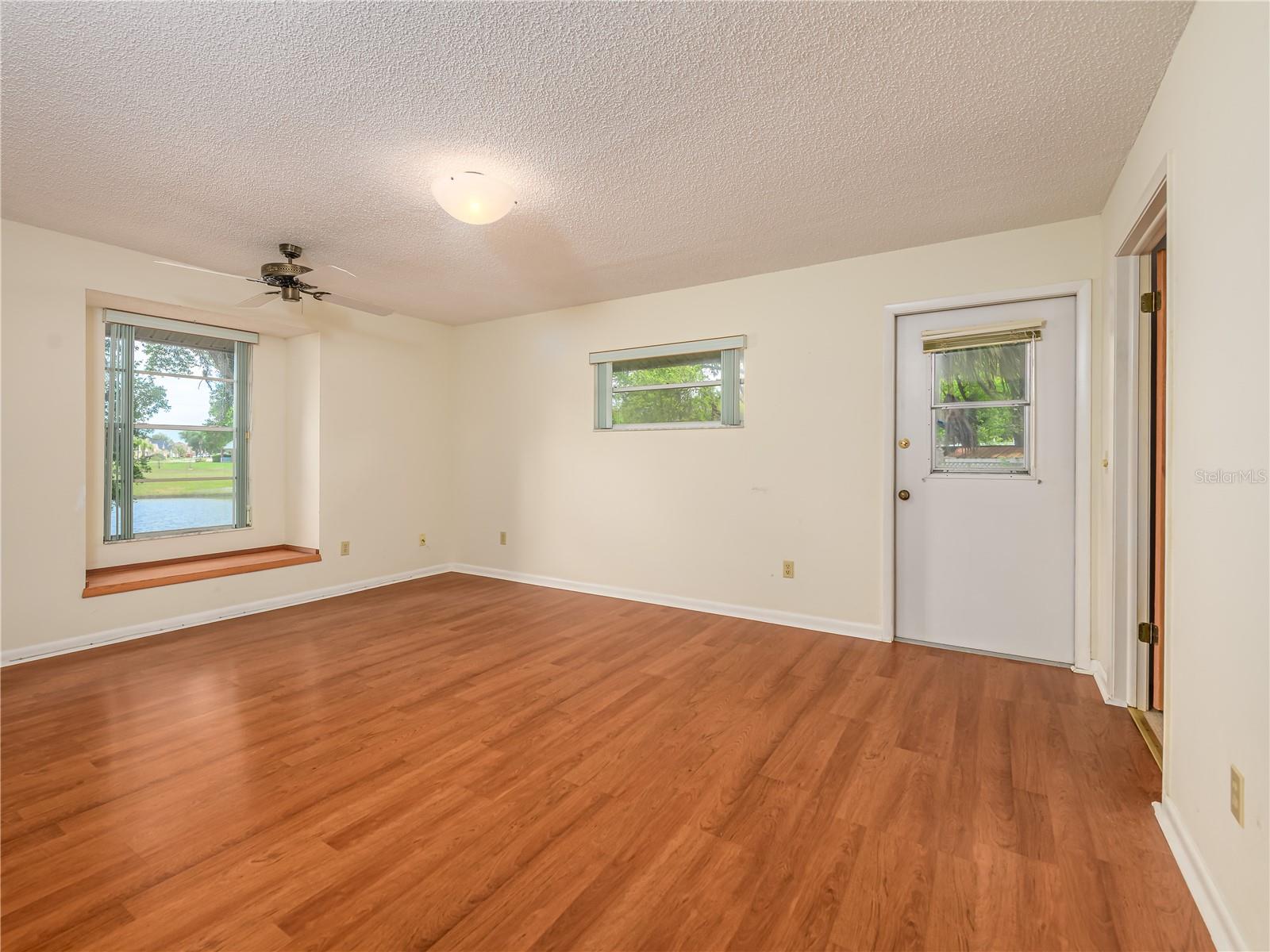 TURTLE LAKES - Residential