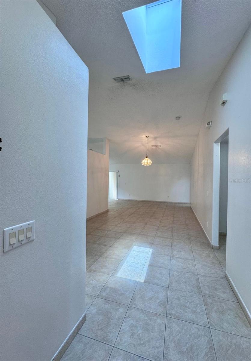 147 S ROMA WAY