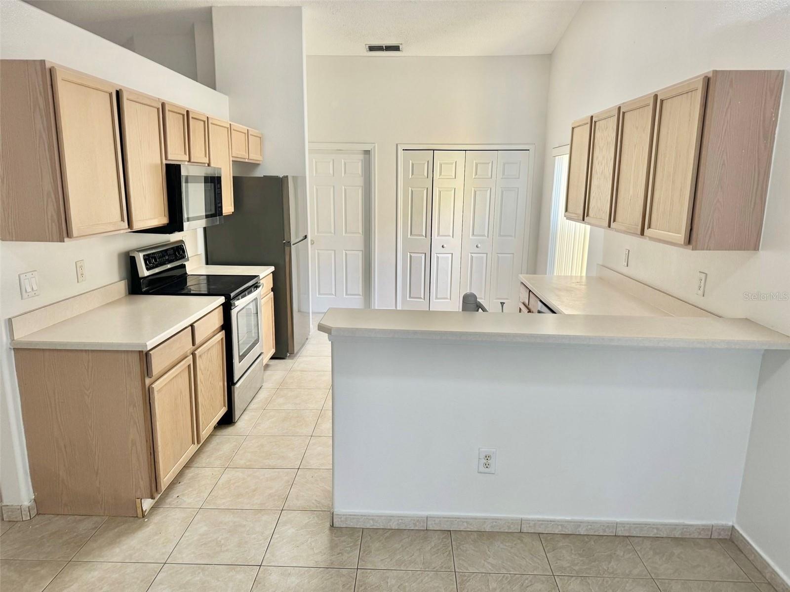 147 S ROMA WAY