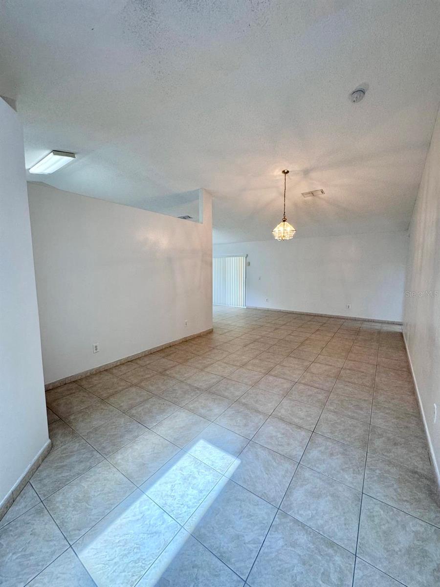 147 S ROMA WAY