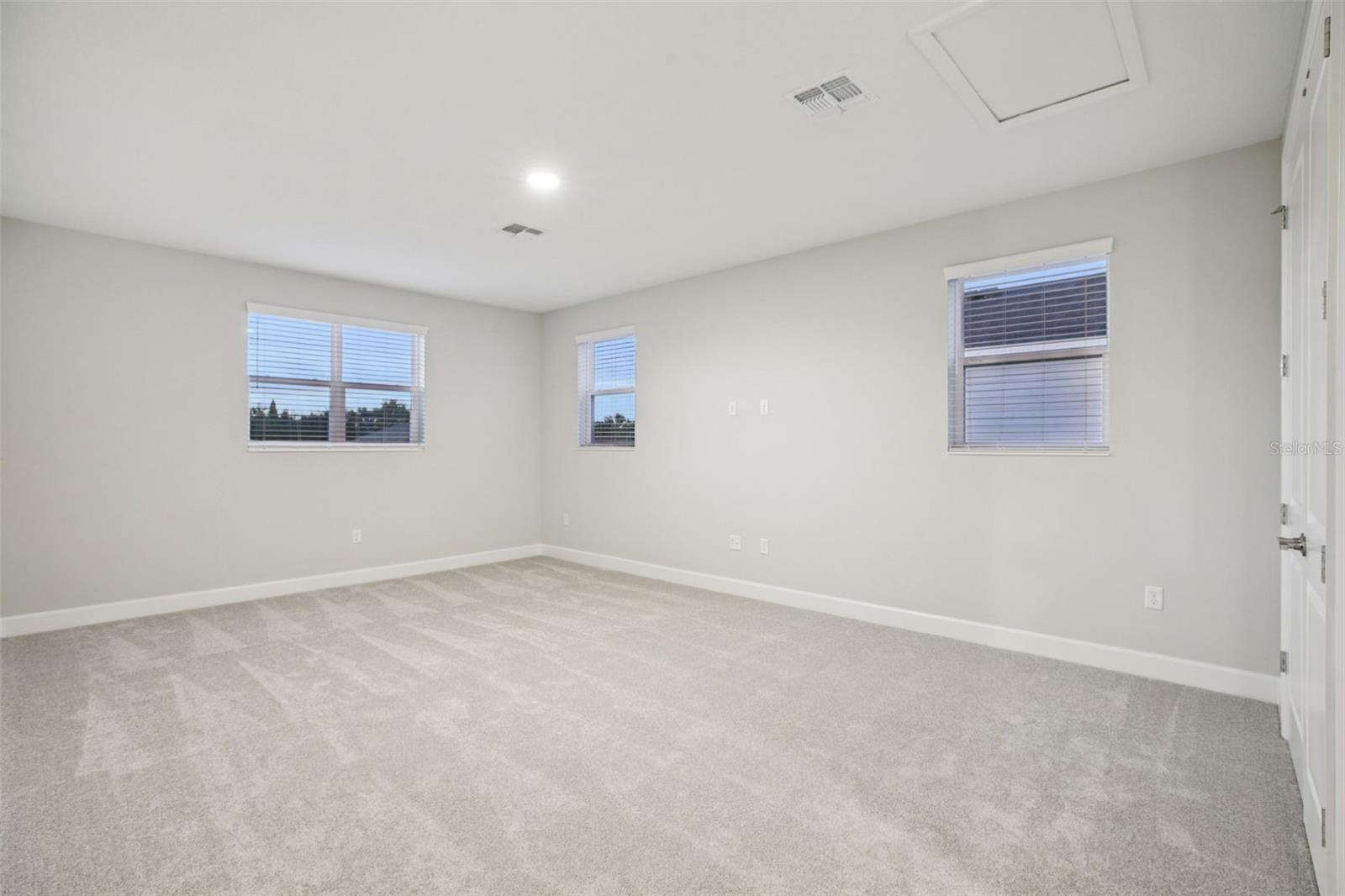 HAWK'S OVERLOOK - Residential