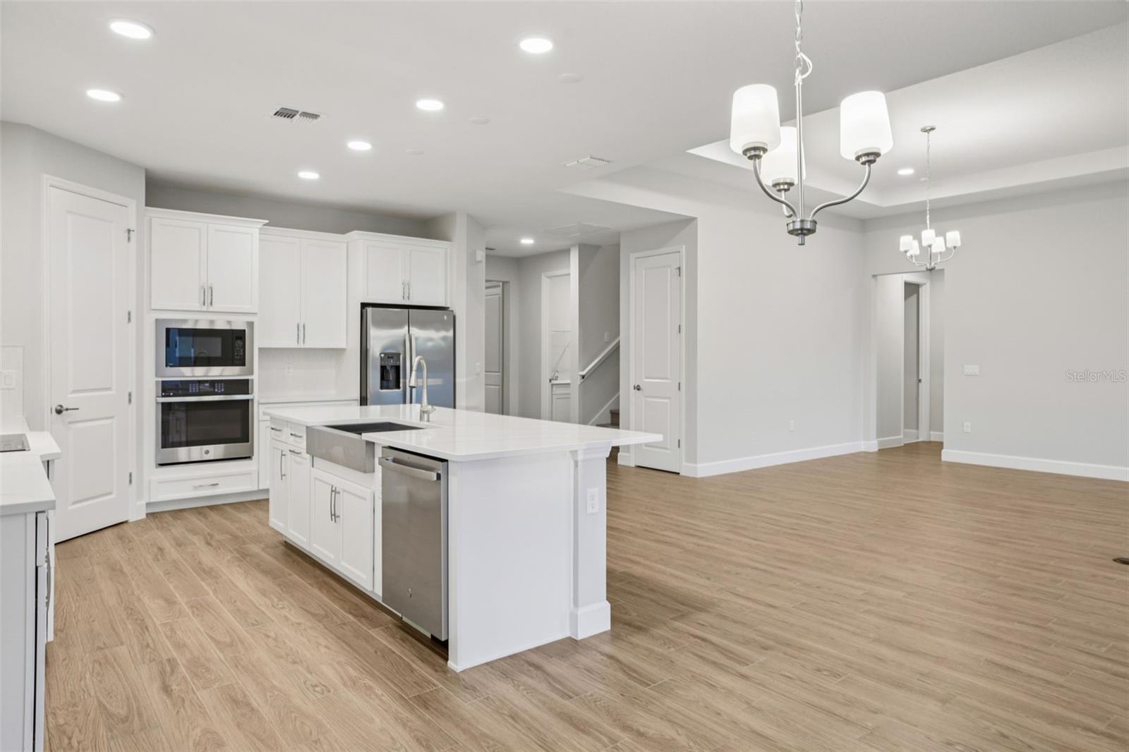 HAWK'S OVERLOOK - Residential