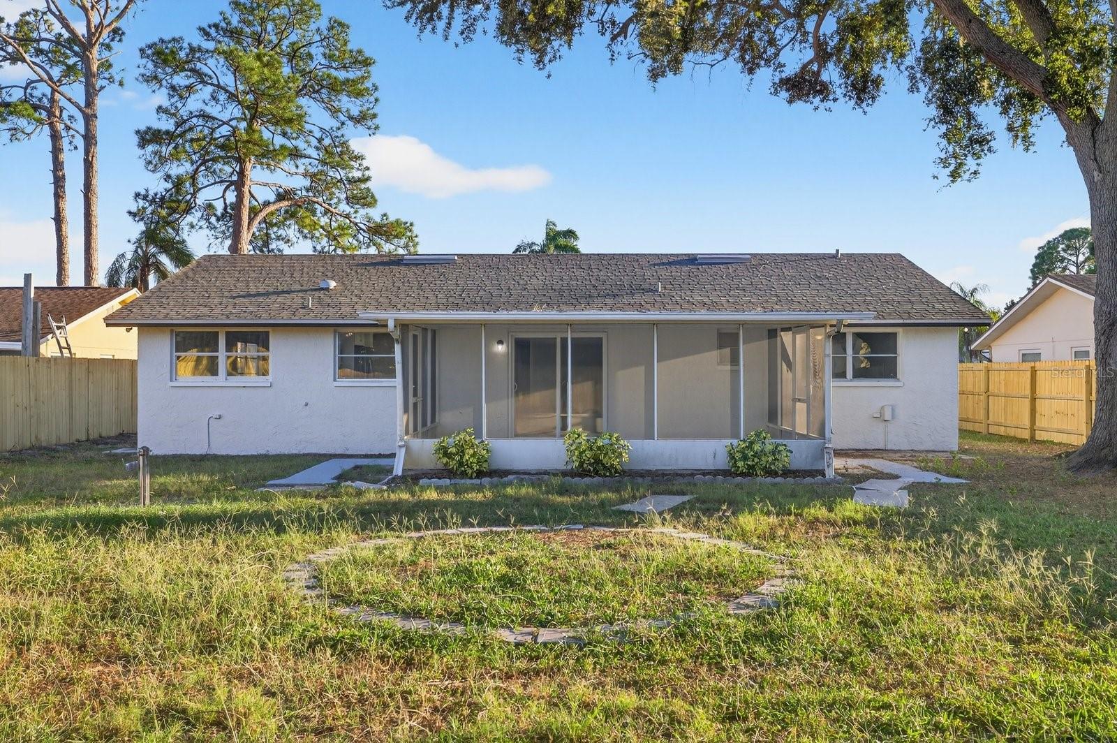 SUNSET HILLS 4TH ADD - Residential