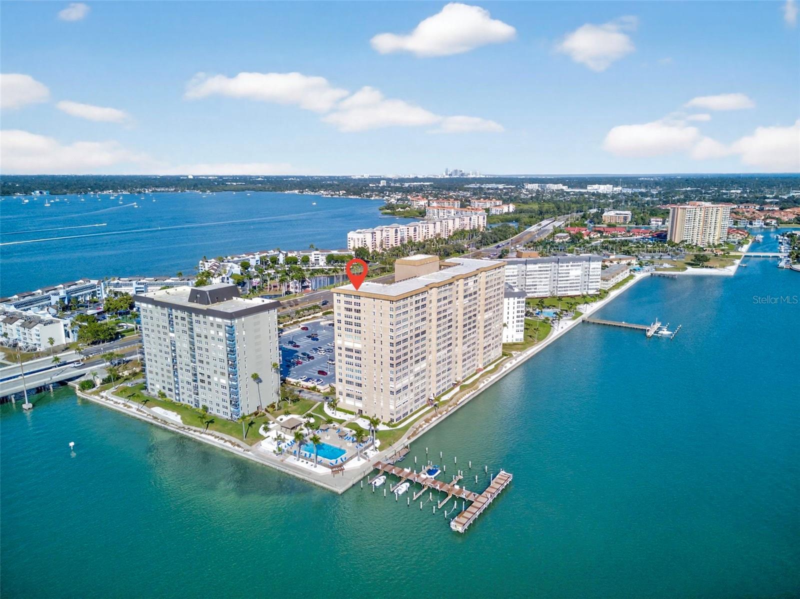 BAYWAY ISLES POINT BRITTANY FOUR - Residential