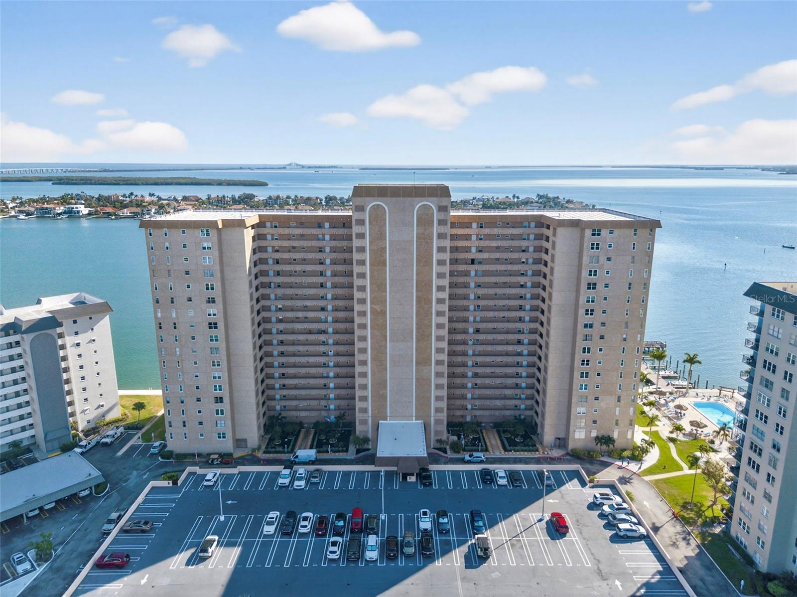 BAYWAY ISLES POINT BRITTANY FOUR - Residential