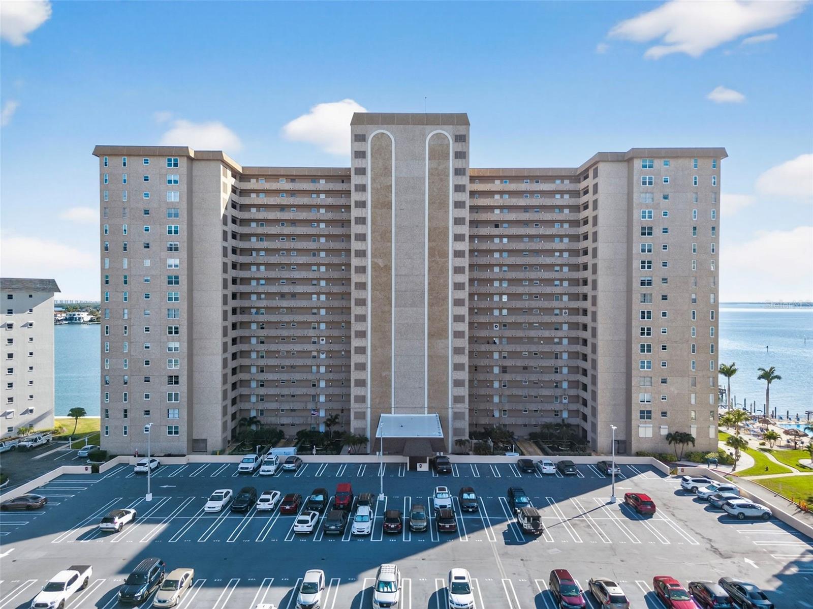 BAYWAY ISLES POINT BRITTANY FOUR - Residential