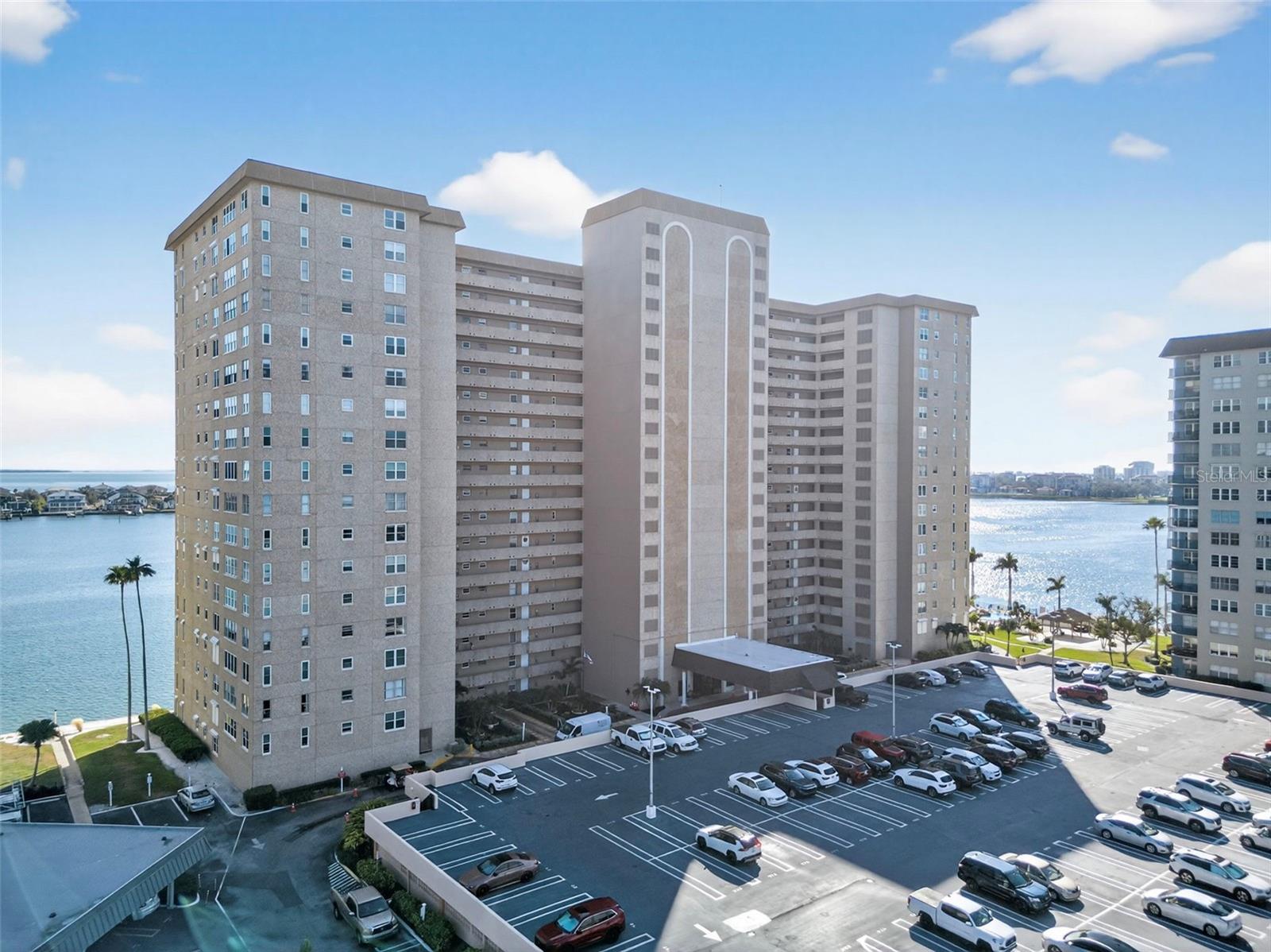 BAYWAY ISLES POINT BRITTANY FOUR - Residential