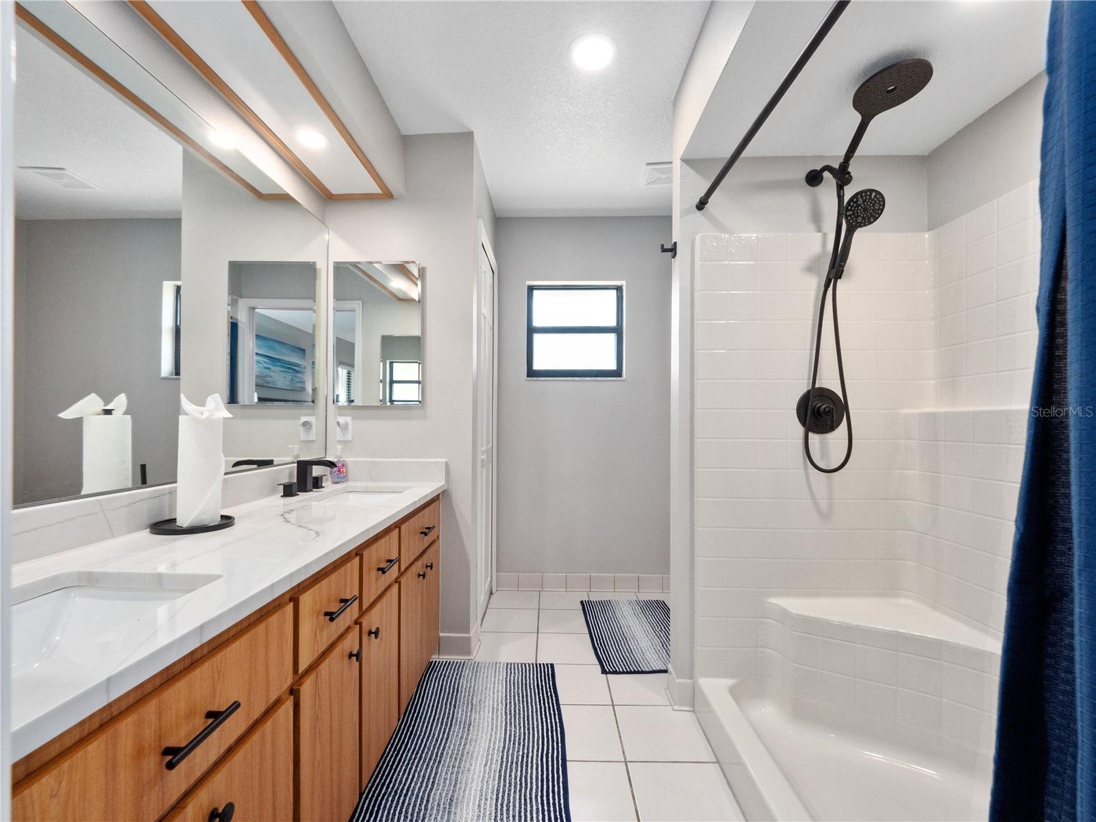 ROYAL HIGHLANDS - Residential