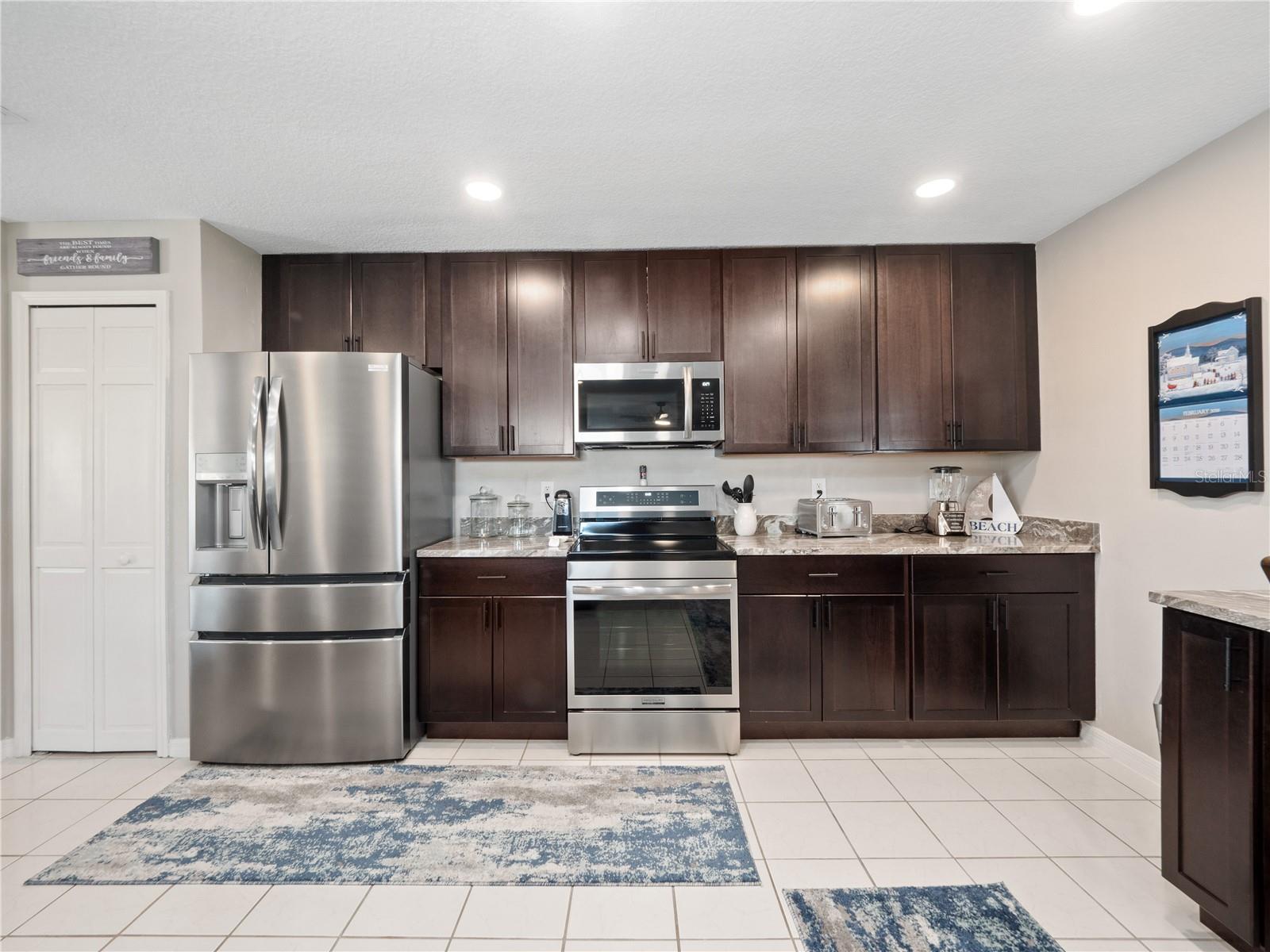 ROYAL HIGHLANDS - Residential