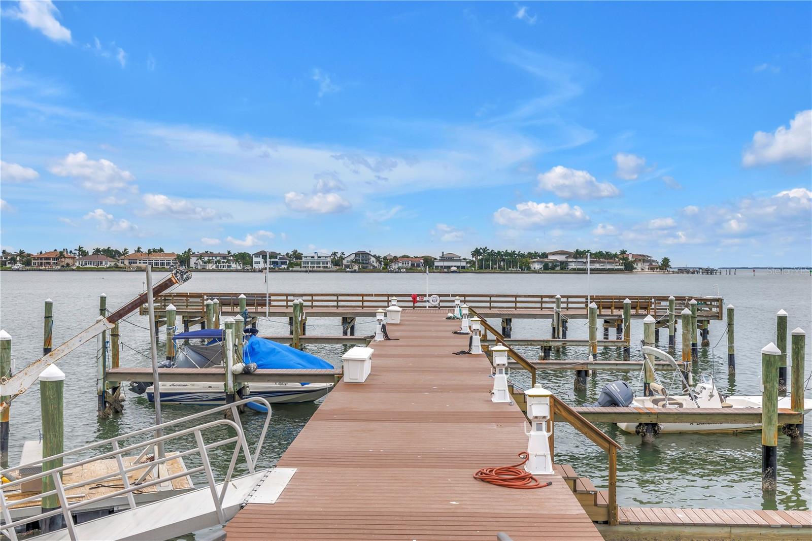 BAYWAY ISLES POINT BRITTANY FOUR - Residential