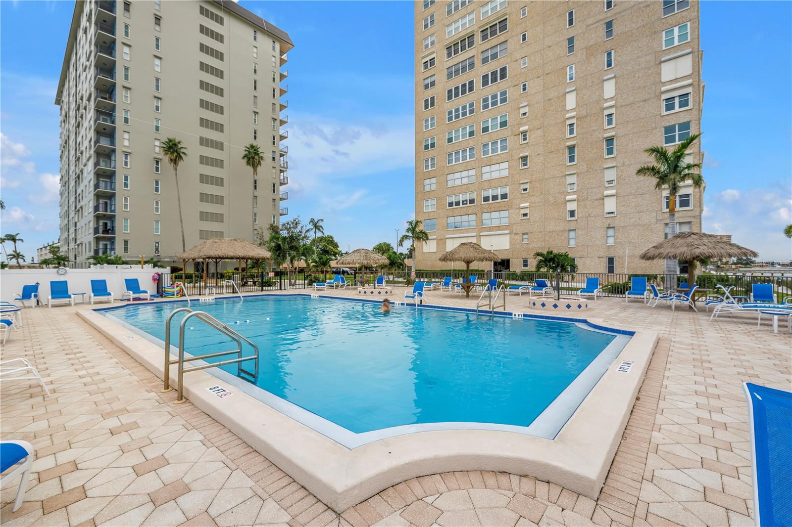 BAYWAY ISLES POINT BRITTANY FOUR - Residential