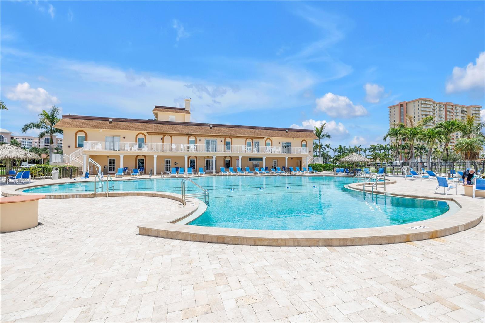BAYWAY ISLES POINT BRITTANY FOUR - Residential