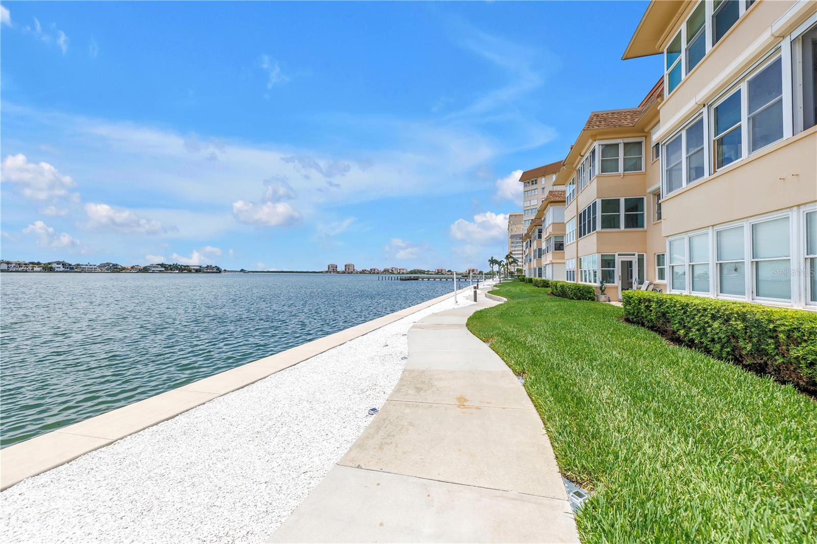 BAYWAY ISLES POINT BRITTANY FOUR - Residential