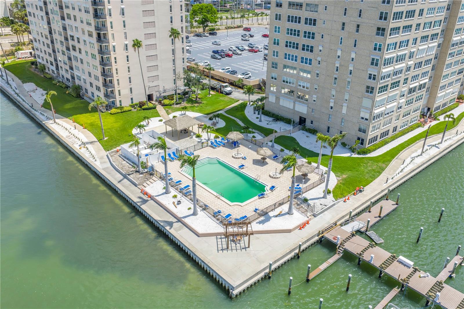 BAYWAY ISLES POINT BRITTANY FOUR - Residential