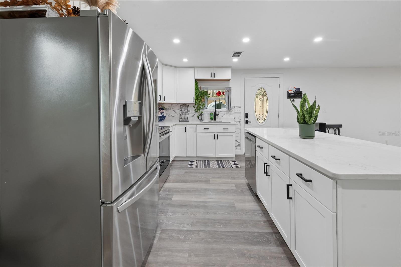 LAKEVIEW HLNDS - Residential