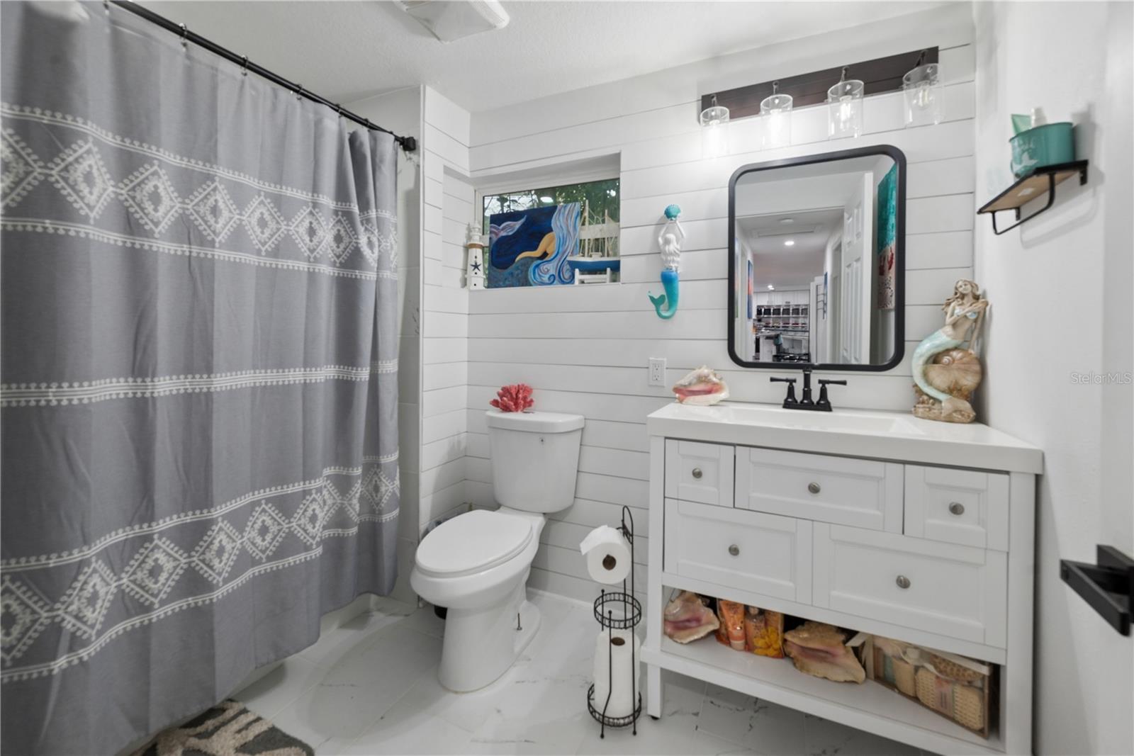 LAKEVIEW HLNDS - Residential