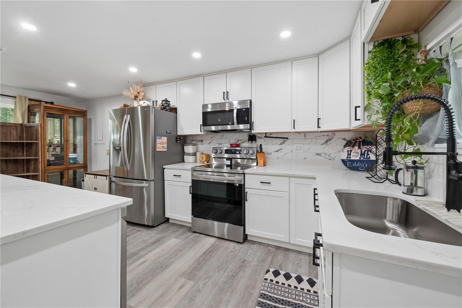 LAKEVIEW HLNDS - Residential