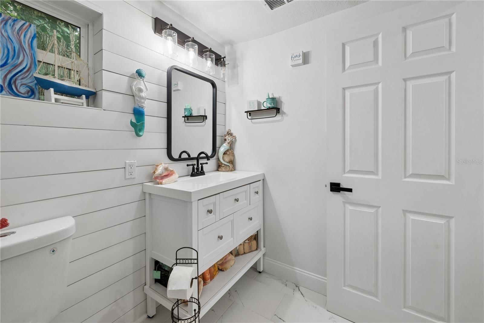 LAKEVIEW HLNDS - Residential