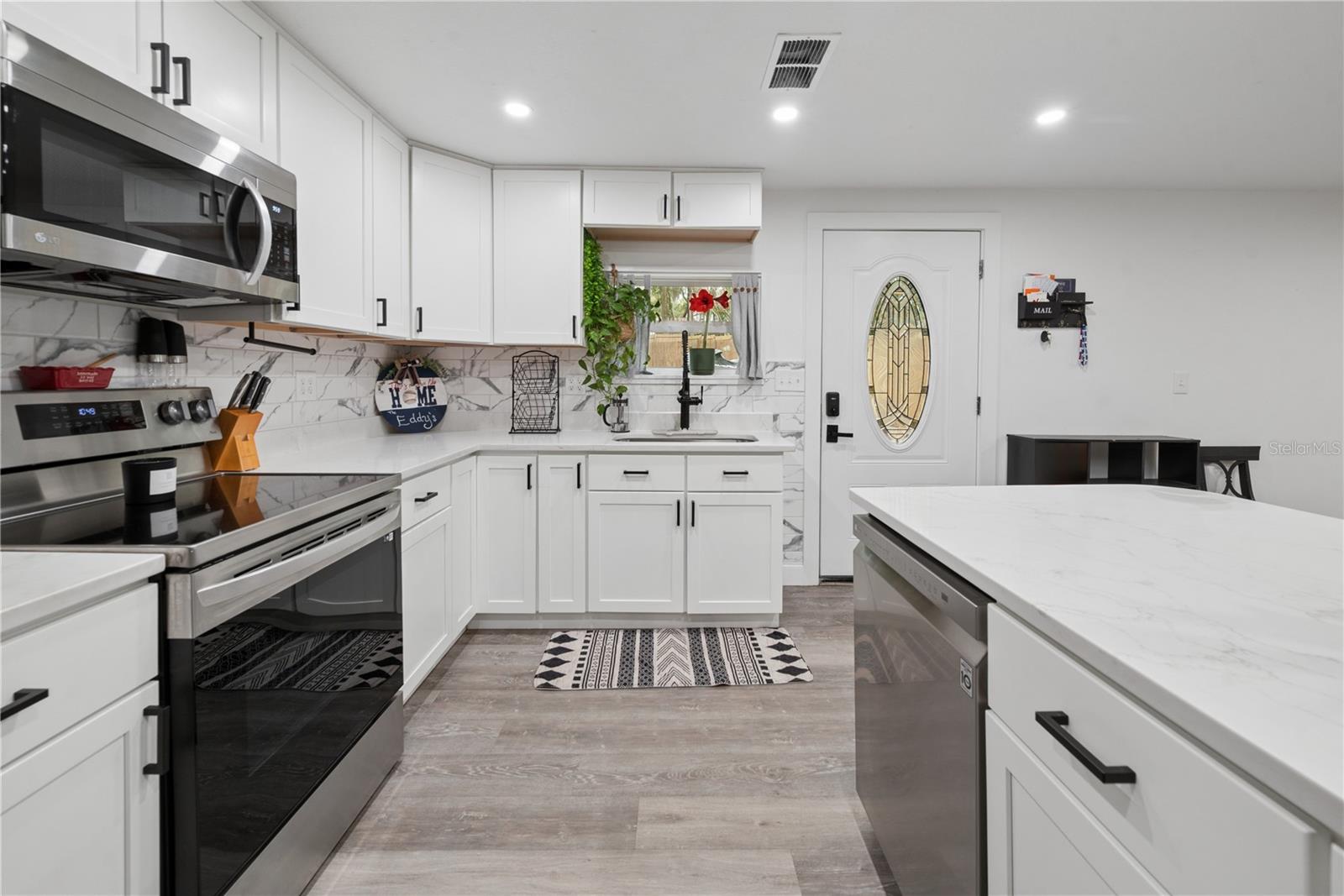 LAKEVIEW HLNDS - Residential