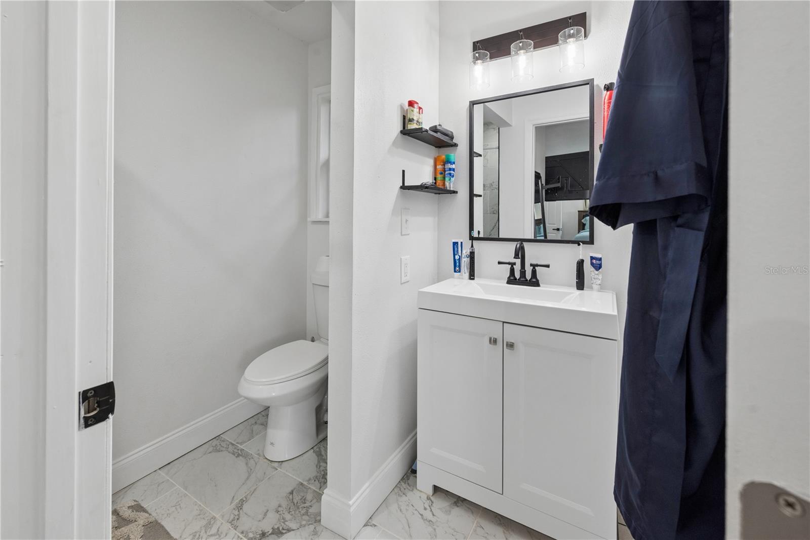 LAKEVIEW HLNDS - Residential