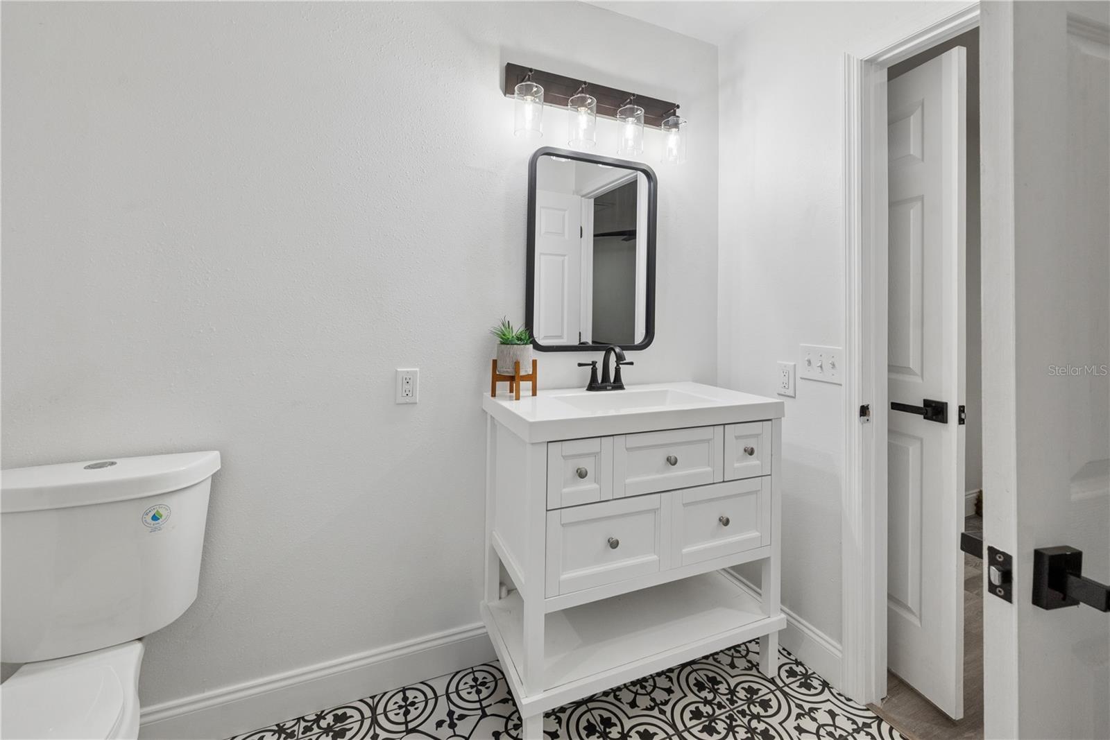 LAKEVIEW HLNDS - Residential