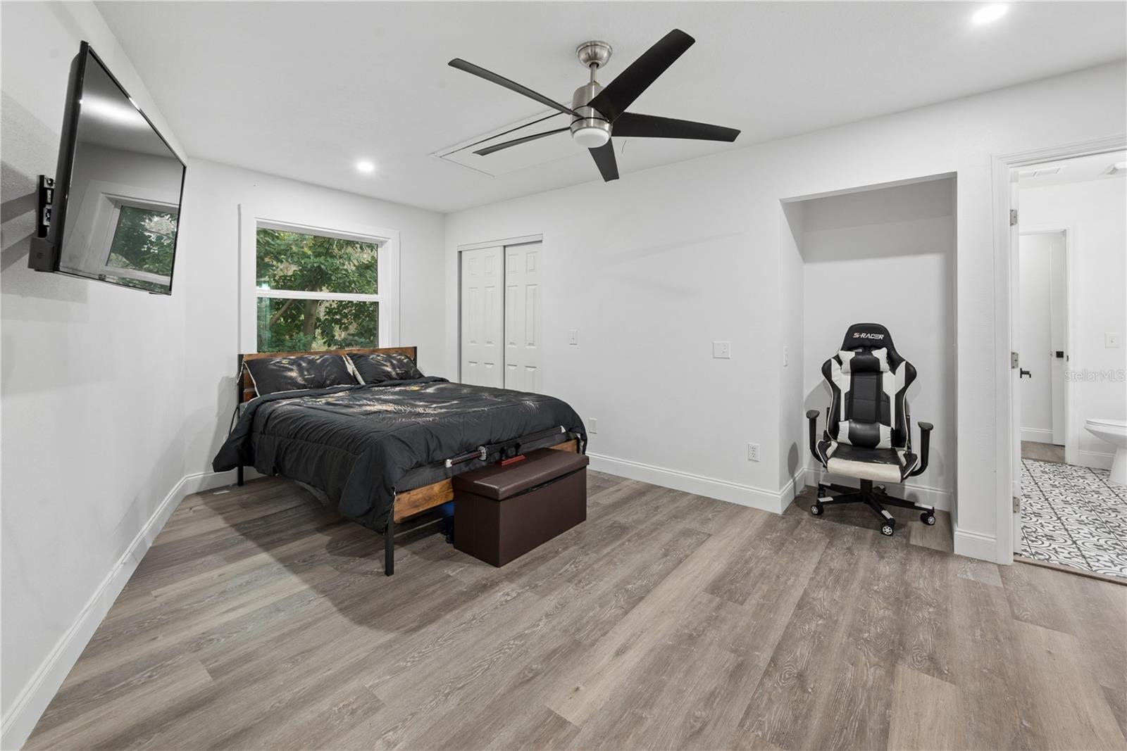 LAKEVIEW HLNDS - Residential