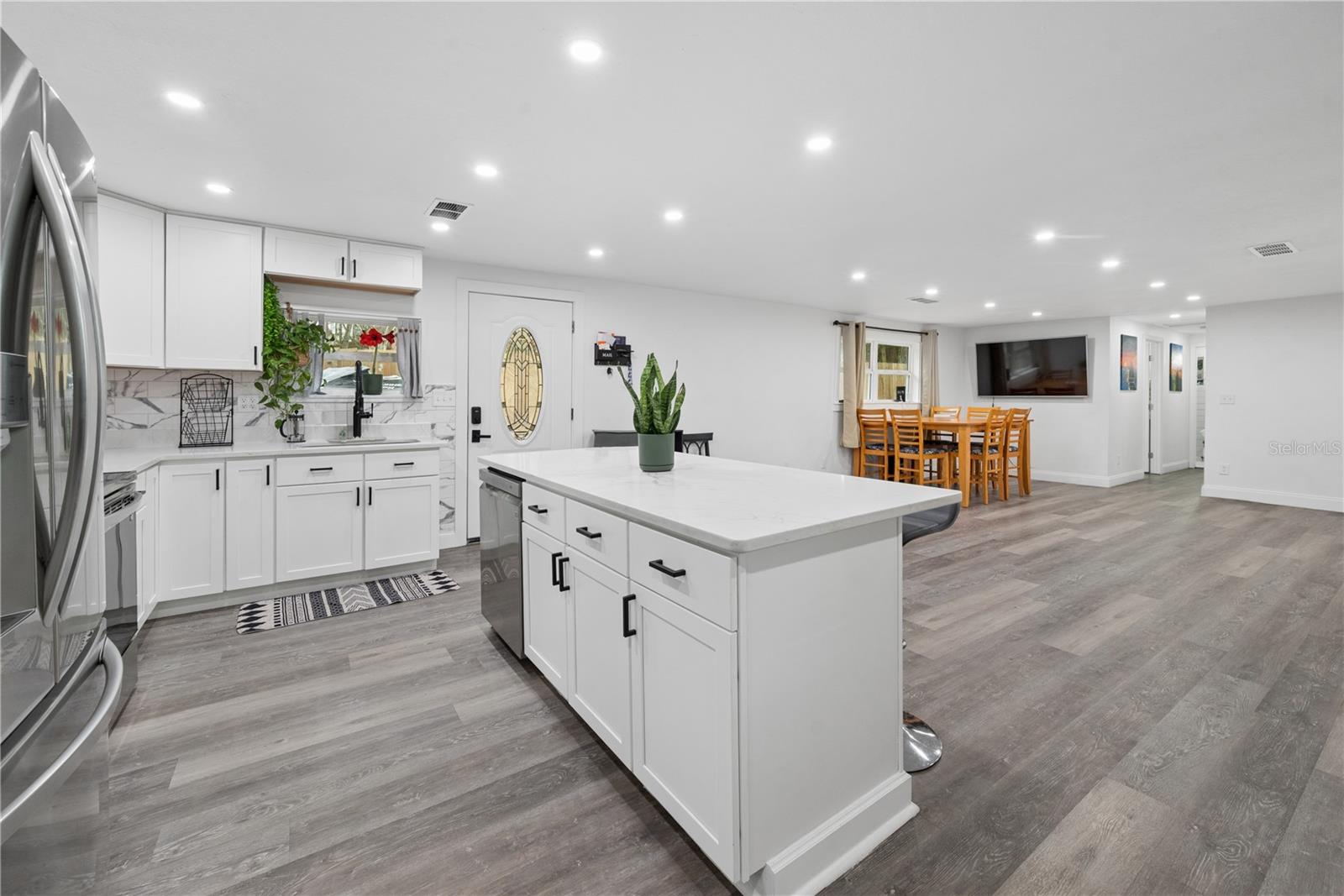 LAKEVIEW HLNDS - Residential