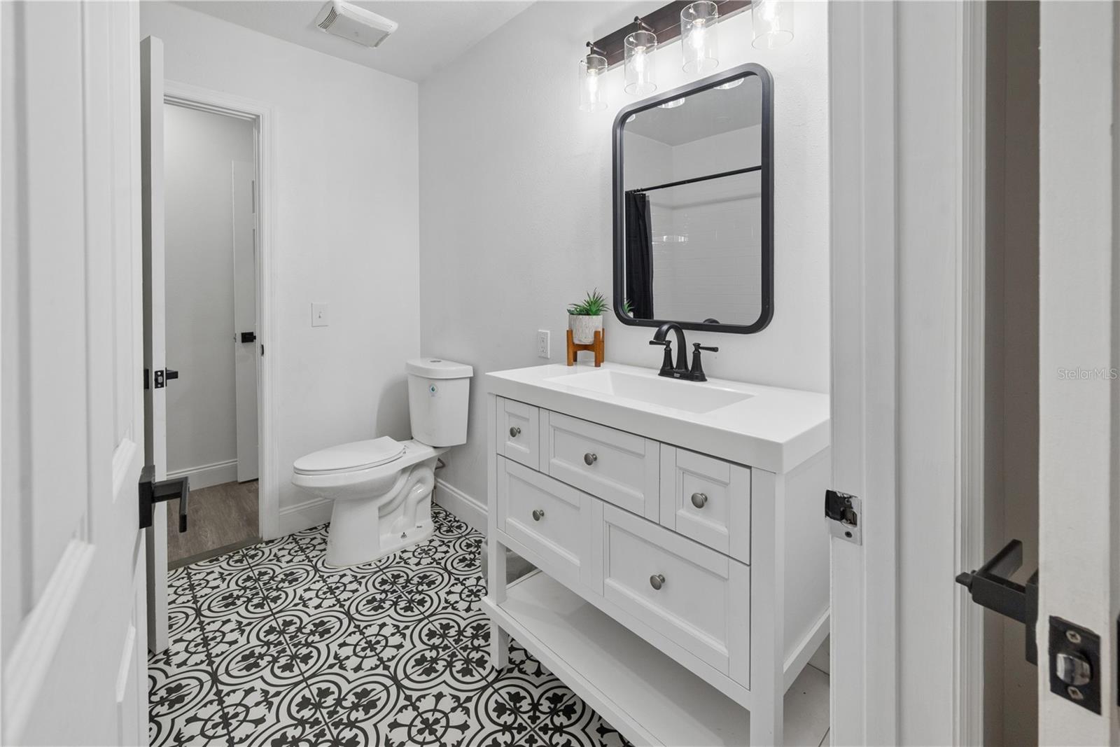 LAKEVIEW HLNDS - Residential